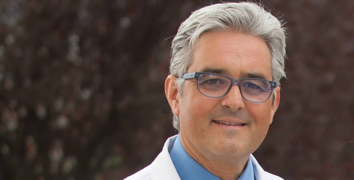 El profesor de la Universidad y experto en EA Alberto Pérez-Mediavilla participa en el ciclo Pint of Science, orientado a popularizar la ciencia