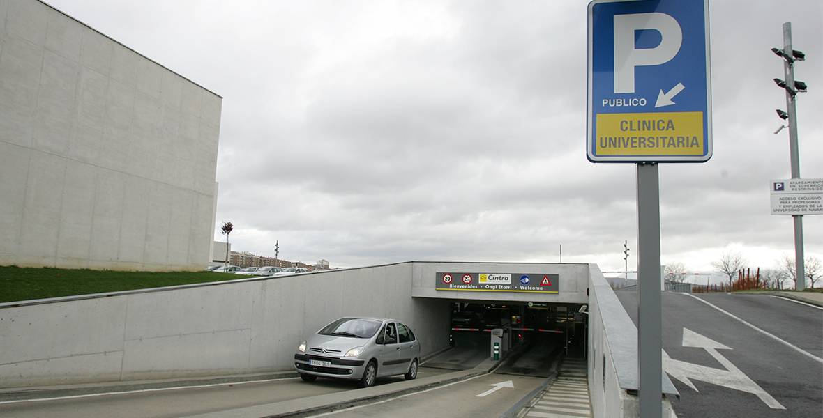 Apertura del aparcamiento subterráneo situado junto al CIMA de la Universidad de Navarra Se reabre el aparcamiento subterráneo situado junto al CIMA