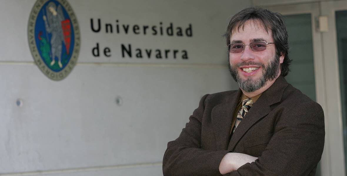 Análisis genéticos con biochips mejorarán el pronóstico del cáncer de mama El Dr. Jeffrey Green habló a los investigadores del CIMA de la Universidad de Navarra sobre sus ensayos en EE. UU. para caracterizar mejor los tumores