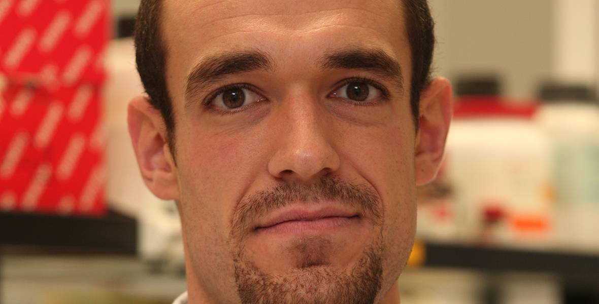 El biólogo Fernando Aranda, premio Es un reconocimiento al mejor artículo original de investigación en el campo de la inmunología tumoral