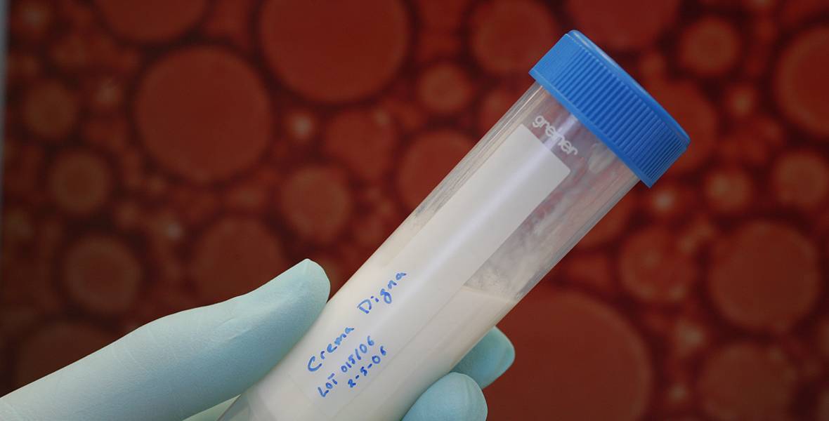 ISDIN y Digna Biotech inician las pruebas de un nuevo tratamiento con pacientes de esclerodermia El ensayo clínico del P144 medirá en 5 países europeos la eficacia terapéutica del hallazgo del CIMA de la Universidad de Navarra