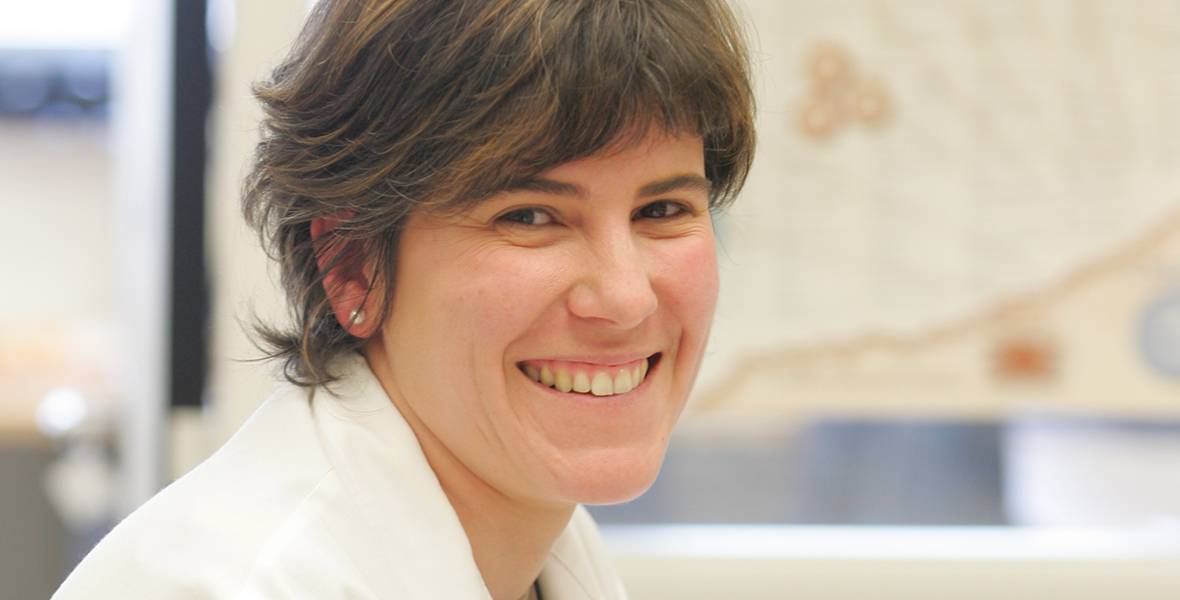 Jaione Barrenetxe obtiene la beca de la Fundación Española de Arteriosclerosis 2009 para investigación básica Recibió el galardón durante el congreso de la sociedad científica, celebrado en Pamplona