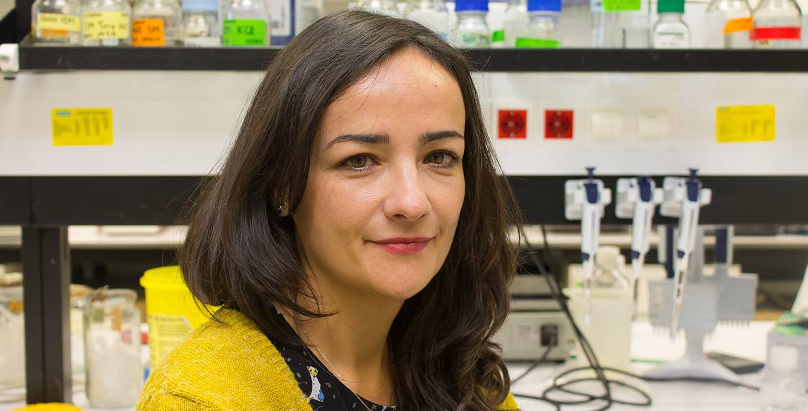 Dra. Maite Huarte Dra. Maite Huarte. Investigadora principal de Rnas largos no-codificantes en cáncer