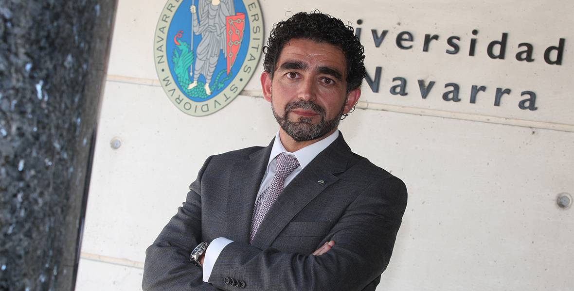 El director de Genoma España destaca en la Universidad de Navarra que 'la célula sintética de Venter no es 100% artificial'