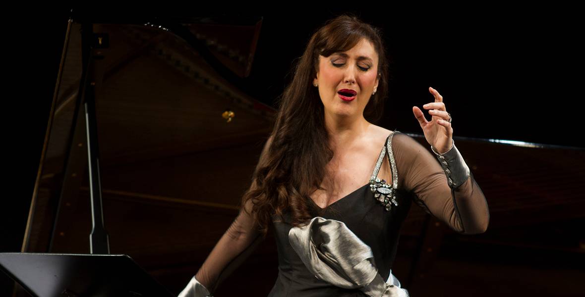 Recital en favor de la investigación biomédica del CIMA de la Universidad El sábado 30 de mayo la mezzosoprano María José Montiel ofrecerá un concierto benéfico en el Teatro de la Zarzuela de Madrid