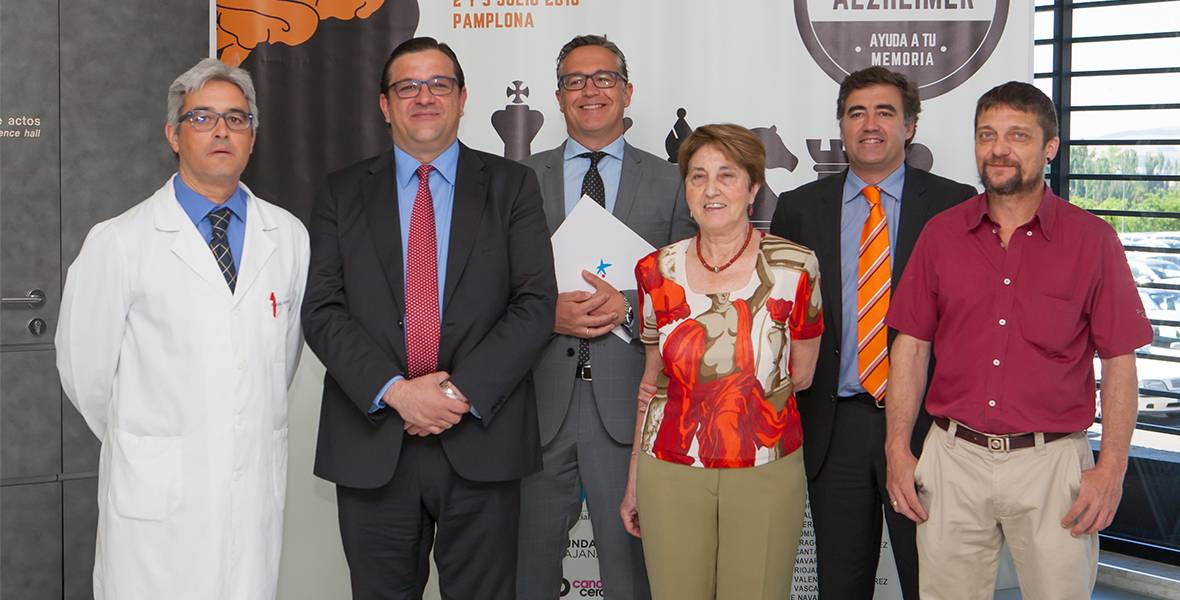 Más de 200 aficionados participan en el I Torneo Internacional de Ajedrez Solidario Se trata de un encuentro en favor de la investigación de la enfermedad de Alzheimer, organizado por el Centro de Investigación Médica Aplicada (Cima).
