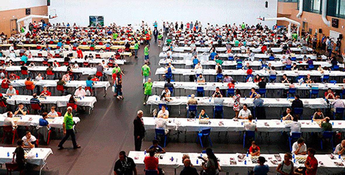 Más de 500 aficionados al ajedrez se reúnen en Madrid para apoyar la investigación de la enfermedad de Alzheimer
