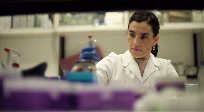 dra-marta-alonso-laboratorio Imagen de la Dra. Marta Alonso, investigadora de la Clínica Universidad de Navarra y el Cima, en el laboratorio.