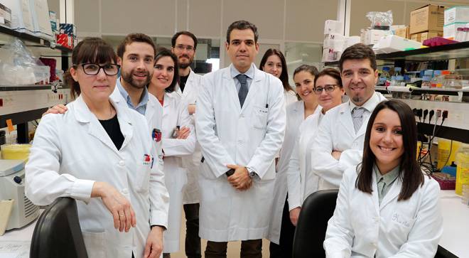 equipo-investigador-clinica-cima-cancer-pulmon Imagen del equipo investigador de Clínica Universidad de Navarra y Cima sobre cáncer de pulmón.