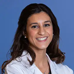 Dra. Ana de la Fuente Villena La imagen muestra a la Dra. Ana de la Fuente, especialista en Cardiología de la Clínica Universidad de Navarra, con amplia experiencia en el campo. La Dra. de la Fuente es una profesional altamente capacitada y experimentada en el diagnóstico y tratamiento de enfermedades cardiovasculares, siendo una referente en el área de la salud cardiovascular.Su enfoque en la atención personalizada y en la innovación en el manejo de las patologías cardíacas la hacen destacar en el campo de la Cardiología.En la Clínica Universidad de Navarra, contamos con un equipo de especialistas en Cardiología y tecnología de última generación en el área de la salud cardiovascular, para ofrecer atención médica excepcional a nuestros pacientes. Estamos comprometidos en proporcionar el más alto nivel de cuidado y servicio a aquellos que confían en nosotros para el manejo de su salud.Para obtener más información sobre nuestros servicios en Cardiología, no dude en ponerse en contacto con nosotros.